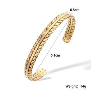 Detailed size specifications of 18K gold plated wheat texture stainless steel open bangle