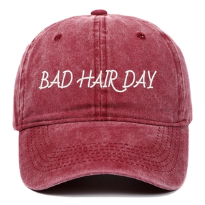 Casquette de baseball ajustable en coton délavé bordeaux avec broderie