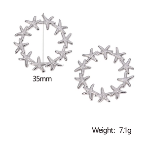 Detailed view of 35mm starfish hoop earring in silver steel with 7.1g weight info