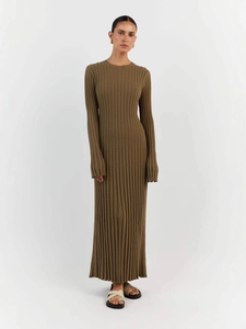 Elegant olive brown slim fit long sleeve knitted maxi dress with vertical ribbed texture