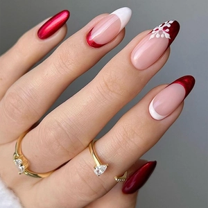 Christmas Red French Press On Nails Almond Shape Glossy Snowflake False Nails For Women Festive