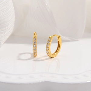 Elegant 925 silver gold-plated hoop earrings with sparkling cubic zirconia stones