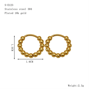 Spécifications des créoles perlées en acier plaqué or 18 carats de taille 1,5 cm