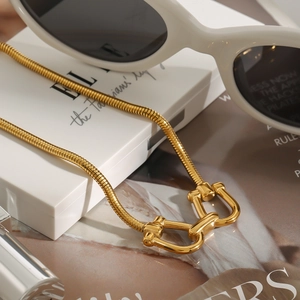 Minimalist 18k gold stainless steel snake chain necklace with double horseshoe clasp