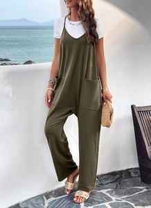 Combinaison pantalon vert armée à coupe ample avec grandes poches en bord de mer