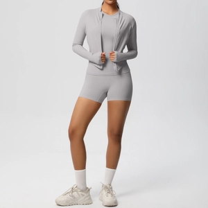 Détails de l'ensemble de fitness gris 3 pièces pour femme avec veste zippée et short