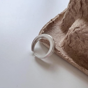 Minimalist S925 sterling silver open ring with polished wide surface and inner stamp