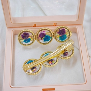 Lot de barrettes à cheveux élégantes avec fleurs séchées violettes et résine dorée