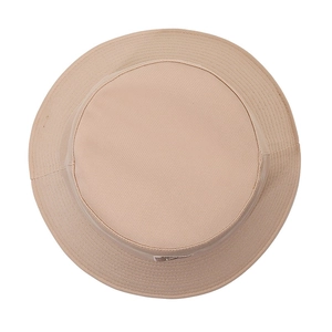 Chapeau bob en maille kaki clair avec logo C et large bord pour protection solaire