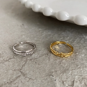 Close-up of dual-layer irregular bubble texture S925 silver rings in gold and silver