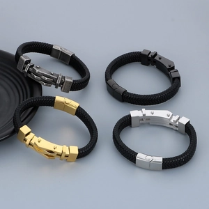 Bracciali in pelle intrecciata da uomo con fibbie in metallo a croce in argento, oro e nero