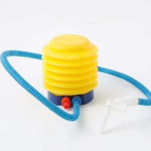 Pompa a pedale portatile gialla e blu con tubo flessibile per palloncini e giocattoli