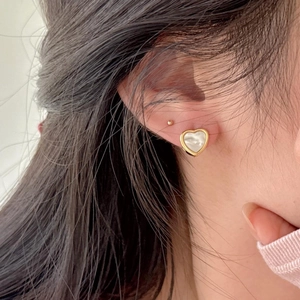 Elegant 925 sterling silver heart earrings with iridescent shell inlay and gold plating