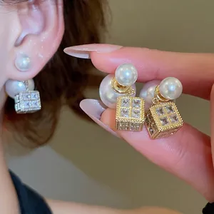 Quadratische Würfel Hängeohrringe Damen Mit Imitationsperle Zirkon Und 925 Sterling Silber Ohrstecker Licht Luxus Vintage