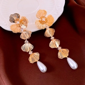 Orecchini Pendenti A Fiore Con Perno In Argento Sterling 925 Rame Placcato Oro Zircone Perla Artificial Retro Lusso