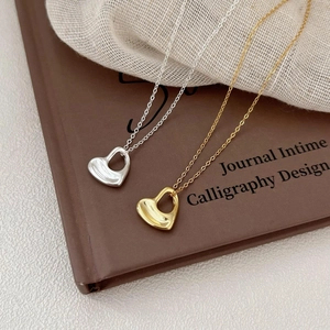 Minimalist 925 sterling silver heart pendant necklace in gold and silver finish