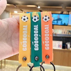 Portachiavi da calcio colorati con design a fiamma e cinturino GOOOOOAL in 3 colori vivaci
