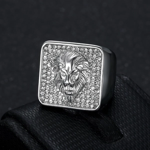 Men's hip hop lion head ring in silver finish with pavé set white crystals and gems