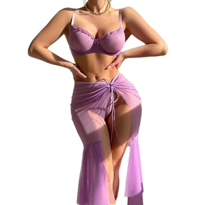 Ensemble lingerie violet 3 pièces avec soutien-gorge à volants et jupe en maille