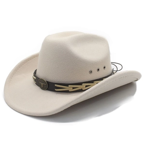 Cappello da cowboy beige in feltro con fascia marrone decorativa ed emblema testa di toro