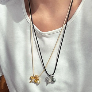 Collier Pendentif Cheval Fausse Künstliche Perle Zircon Email Animal Pégase Cordon Tressé Chaîne Pull Réglable Bijoux Femmes