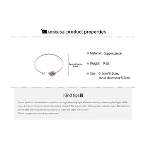 Specifiche dettagliate delle dimensioni per un bracciale a fiore in argento e zirconi