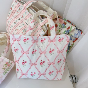 Détails de sacs fourre-tout en coton fleuri avec rubans et étiquettes simple wish
