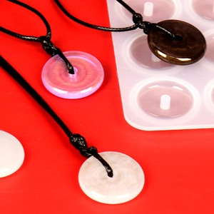 Silicone mold for DIY resin Bi disc pendants with colorful handmade jewelry results