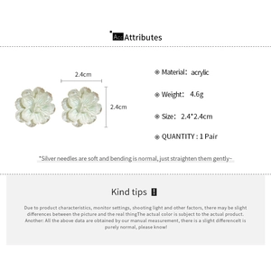 Detail card for acrylic flower earrings showing 2.4cm size, weight, and silver needle specs
