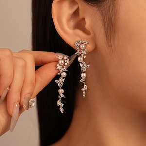 Elegant zircon leaf earrings with faux pearls and long tassels for women's fashion style