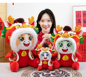 Groep van drie rode draak-paard mascotte pluche speelgoed voor het Chinese Nieuwjaar