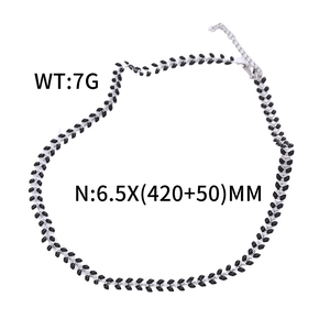 Collana a catena a spina di pesce argento e nero con estensione in metallo regolabile