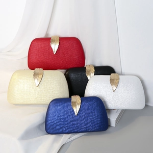 Borsa Da Sera Clutch Da Donna Elegante Texture Raso Guscio Rigido Fibbia Foglia Di Metallo Catena Per Matrimonio Festa Banchetto