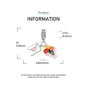 Detailed size specifications for the silver rose and heart envelope charm in centimeters