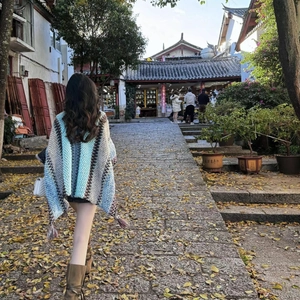 Bohemian striped knit shawl with tassels for women, ethnic style autumn travel cloak