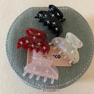 Set de cuatro mini pinzas para el cabello de acetato con pedrería y acabado artesanal