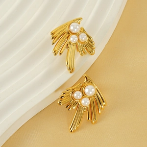 Vintage 18K gold swallow pearl earrings with radiating wing design for women