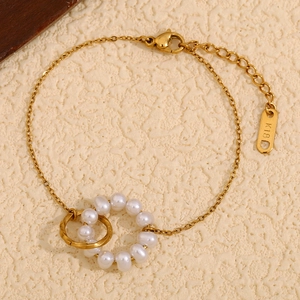 Double Ring Interlocking Bracelet For Women 18K Gold Plated Stainless Steel Minimalist Elegant Imitation Artificial Pearl Jewelry