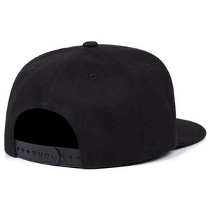 Casquette snapback en coton noir avec fermeture arrière réglable en plastique durable