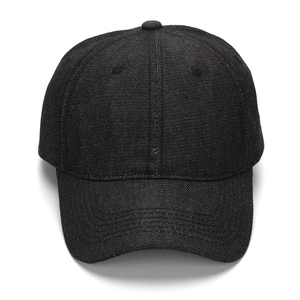 Casquette de baseball en denim noir classique à six panneaux avec bord surpiqué