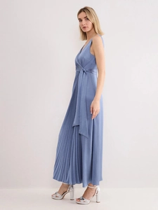 Elegant sleeveless v-neck pleated long dress with waist tie in dusty blue finish