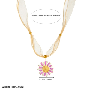 Detailed size chart for the daisy pendant necklace with purple petals and golden ribbon