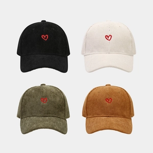 Casquette de Baseball en Velours Côtelé Vintage Brodé Cœur Ajustable Protection Solaire Sport de Plein Air Casquette Dad pour Hommes Femmes