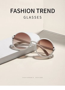 Detailansicht der Bügelspezifikationen an einer runden weißen Oversize-Sonnenbrille