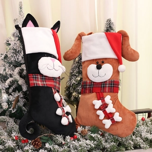 Chaussettes de Noël en peluche avec motifs de chat et chien, bonnets de Noël et écharpes