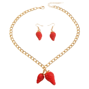 Conjunto de collar y pendientes con colgante de fresa roja y cadena dorada