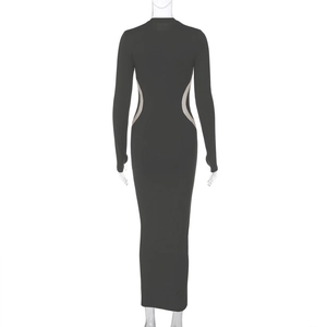 Dettaglio dell'abito aderente bodycon con eleganti ritagli a contrasto in vita
