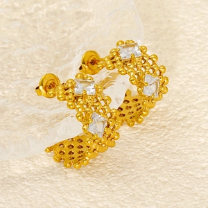U-shaped stainless steel earrings in gold with textured finish and square zircon stones
