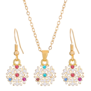 Weihnachtliches Schmuckset mit Schneeflocken-Halskette und Ohrringen aus Gold
