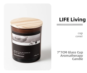 Detail of 140g glass jar scented candle with natural wooden lid and craft paper label